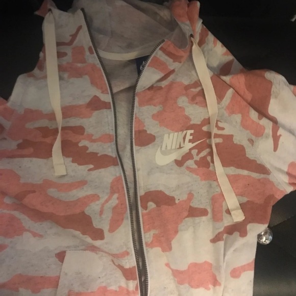 Nike Sweaters - nike sweater